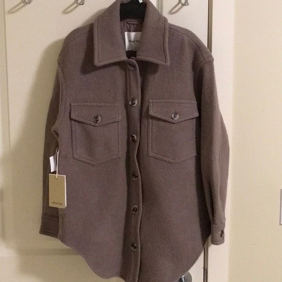 Aritzia Jackets & Blazers - NWT Wilfred Free Gianna shirt jacket